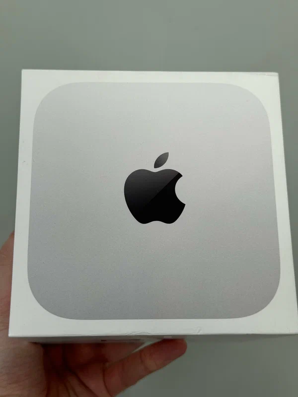 Мини настольный компьютер Apple Mac mini, 2024 (M4 10-Core, GPU 10-Core, 16GB, 256GB), Серебристый | Silver (MU9D3)