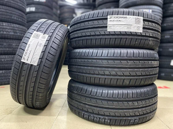 185/65R15 Yokohama BluEarth-Es ES32 88H (2026 год) Россия, асимметричный протектор