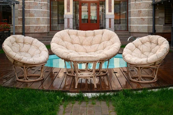 Кресло-качалка "Papasan" VINOTTI 23/01В Цвет: темный коньяк, подушка рогожка