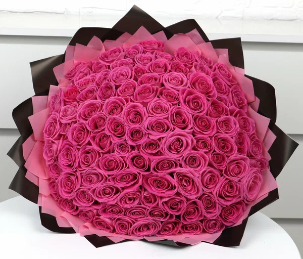 Букет Well Flowers "Лилии", 9 штук, круглый, пленка, высота 60 см свежий букет цветов