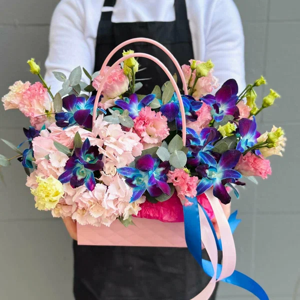 Сборная сумочка Rybe-Flowers, с эустомами, орхидеями, гортензией, синими орхидеями дендробиумом