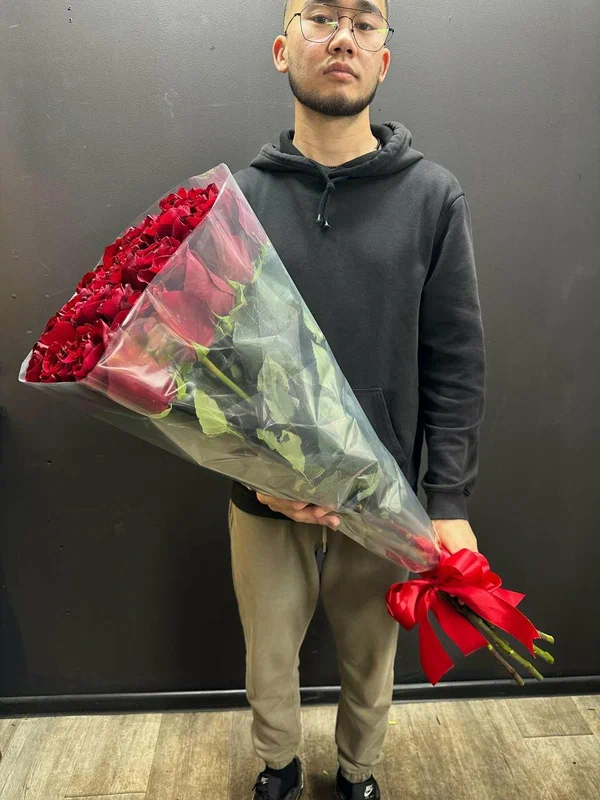 Монобукет Demin Flowers, эквадорские розы, 25шт, красные, пышные 100 см