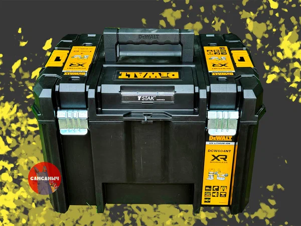 Аккумуляторный вертикальный фрезер DeWALT DCW604NT 18В