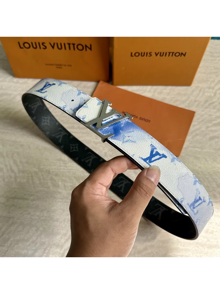 LV / Louis Vuitton Ремень кожаный на пояс,светло-голубой