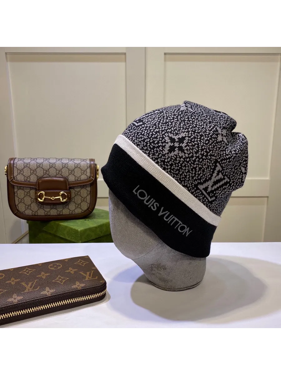 LOUIS VUITTON / Шапка Модное вязание