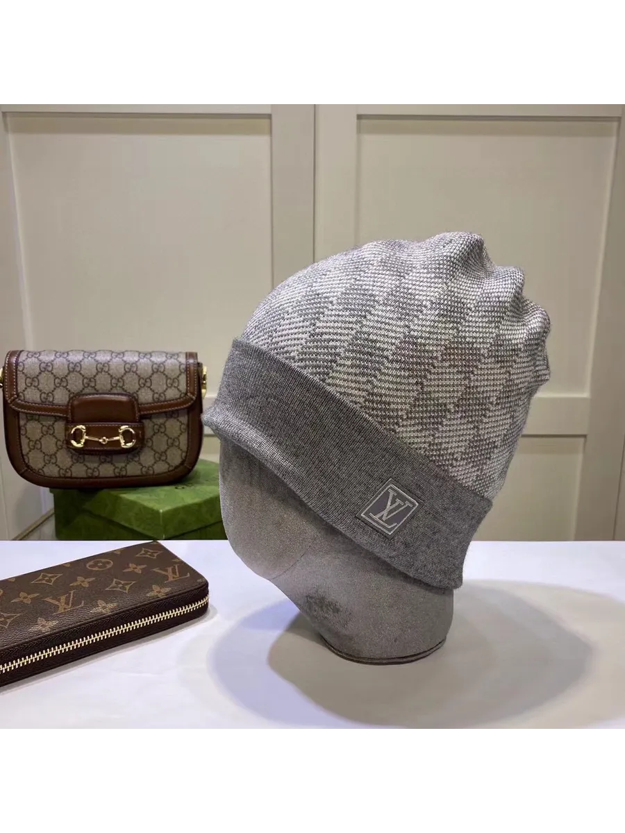 LOUIS VUITTON / Шапка Модное вязание
