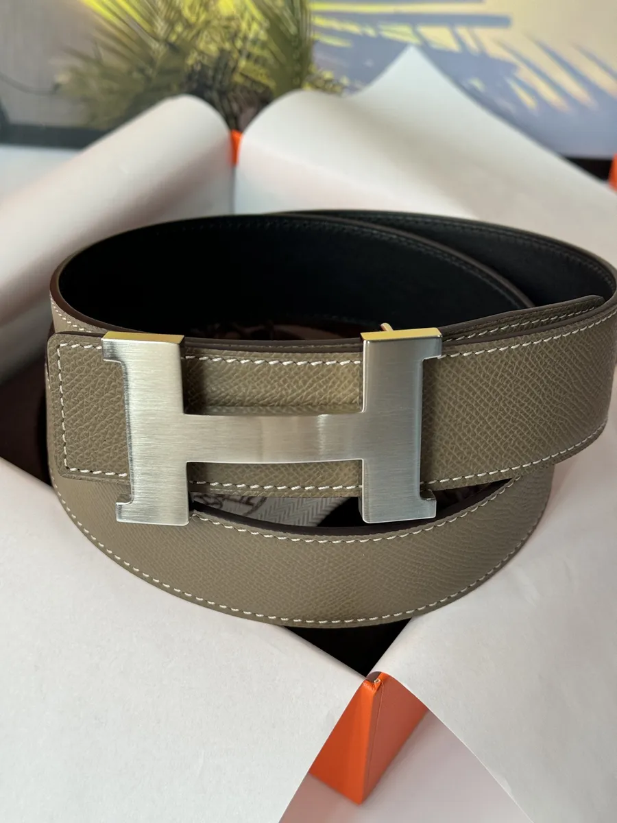 Hermès кожаный для джинс и брюк темный хаки