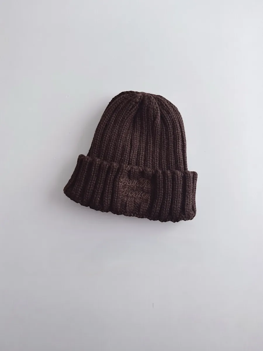 NESTLY brand / Коричневая вязаная шапка