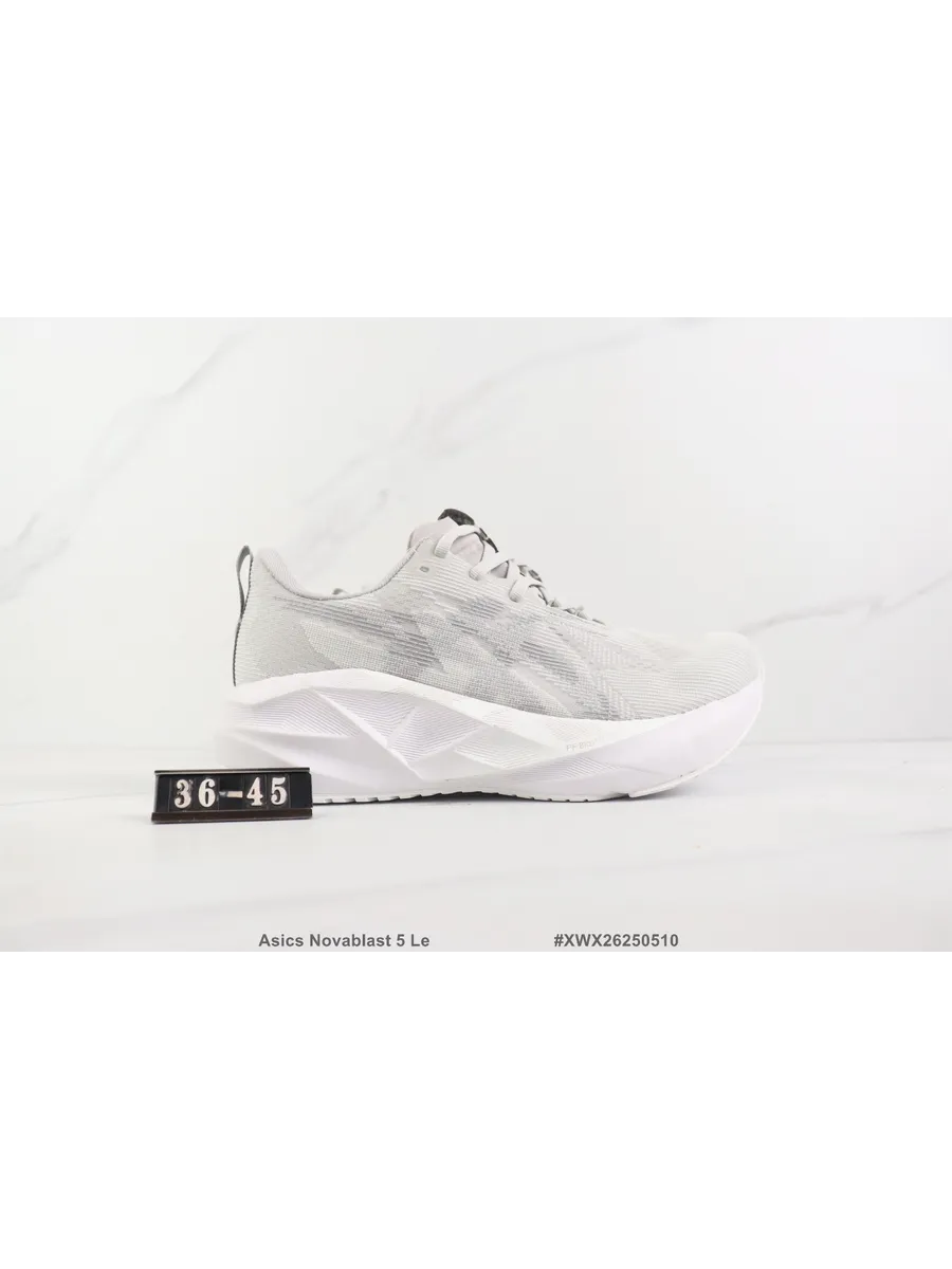 ASICS / Novablast 5 Le-Кроссовки