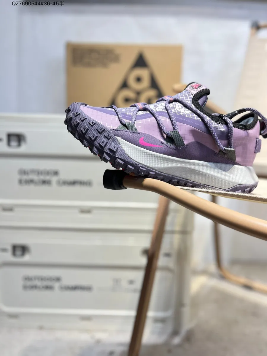 Nike / ACG Mountain Fly Low GTX SE,пастельно-сиреневый
