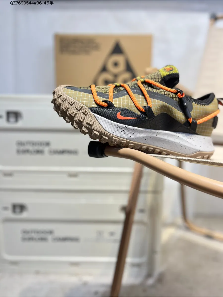Nike / ACG Mountain Fly Low GTX SE,желто-зеленый