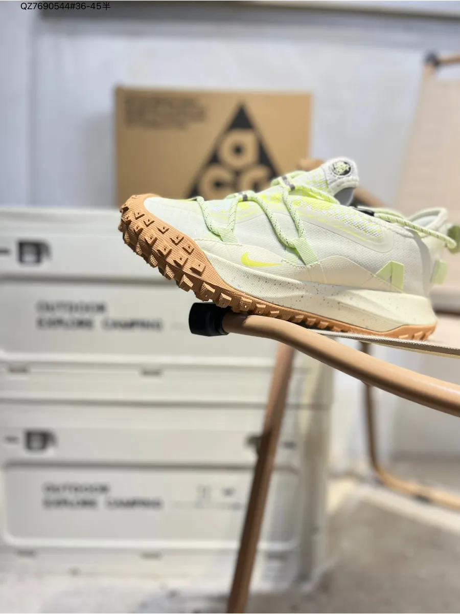 Nike / ACG Mountain Fly Low GTX SE,зеленая груша