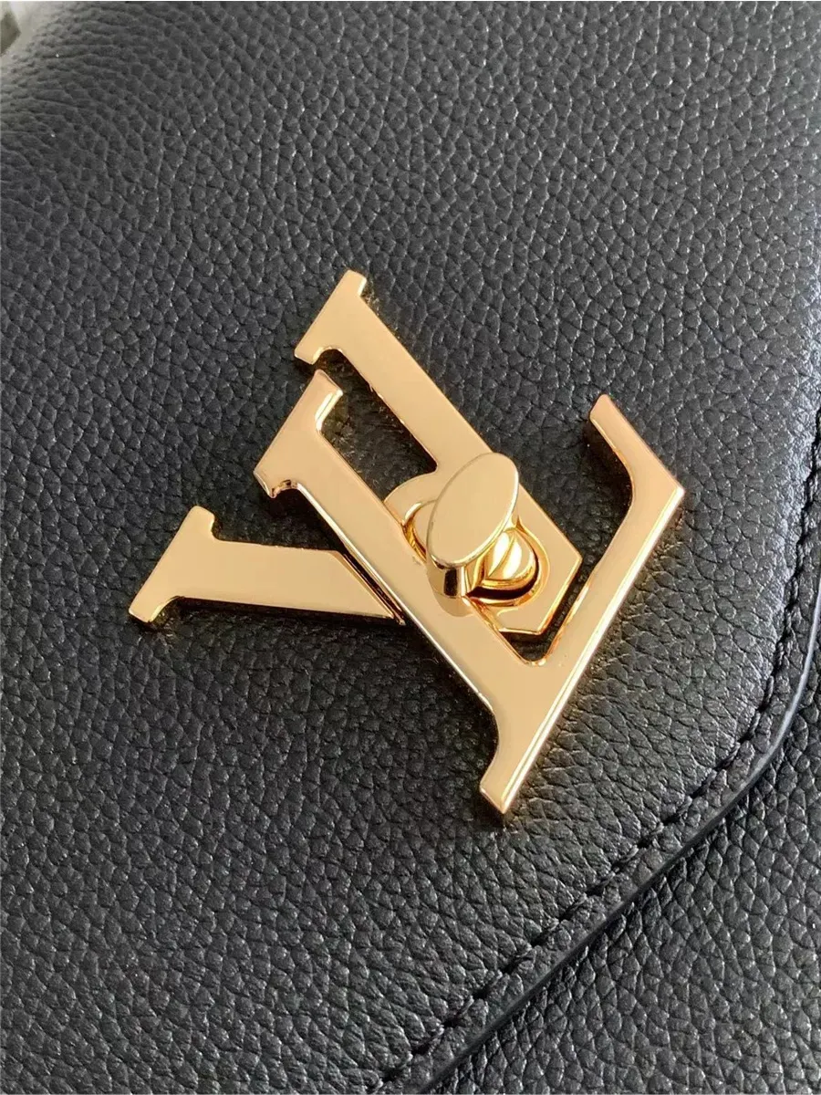 LOUIS VUITTON / сумочка,черный