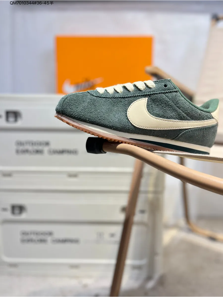 Nike / Classic CortezБалетки,глубокий зеленый