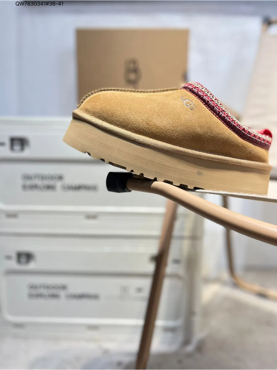 UGG / W NEUELСноубутсы,месмери
