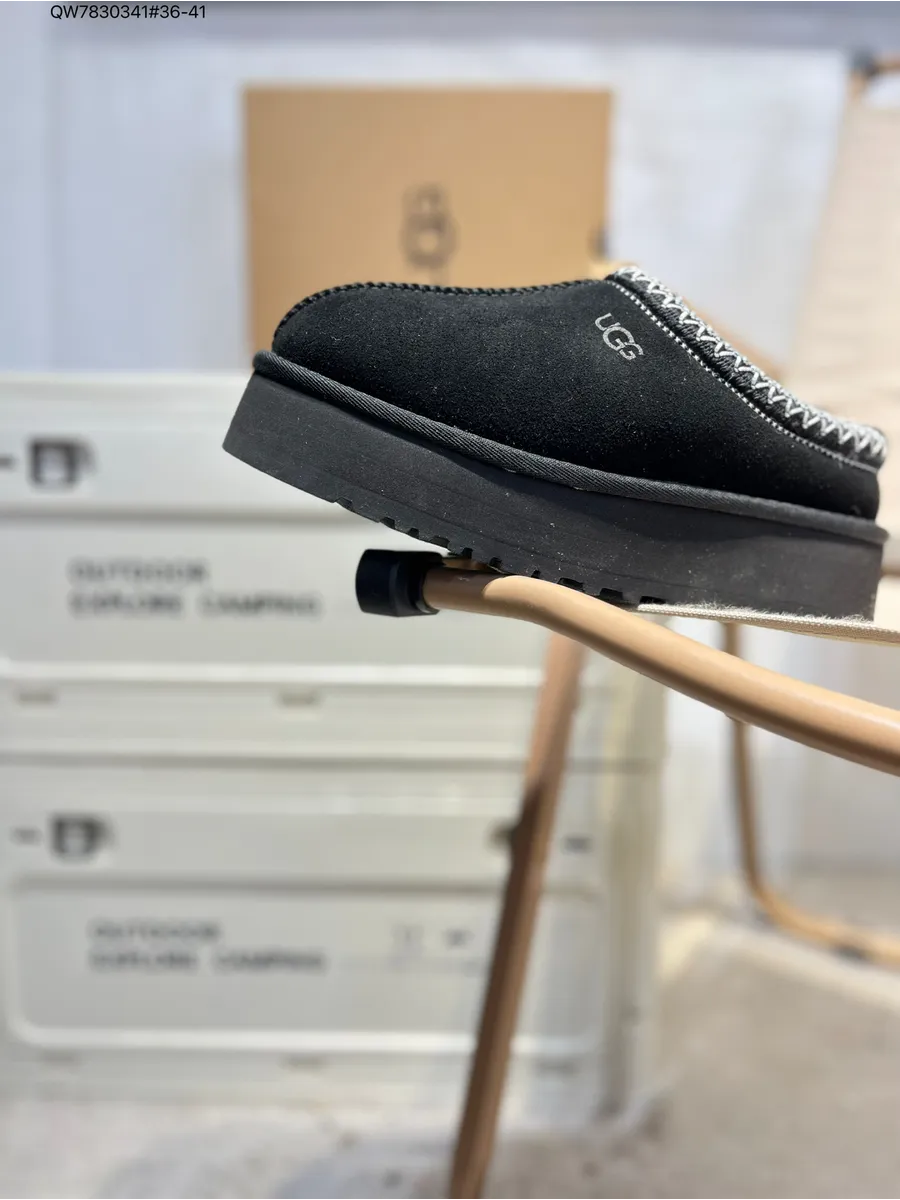 UGG / W NEUELСноубутсы,черный