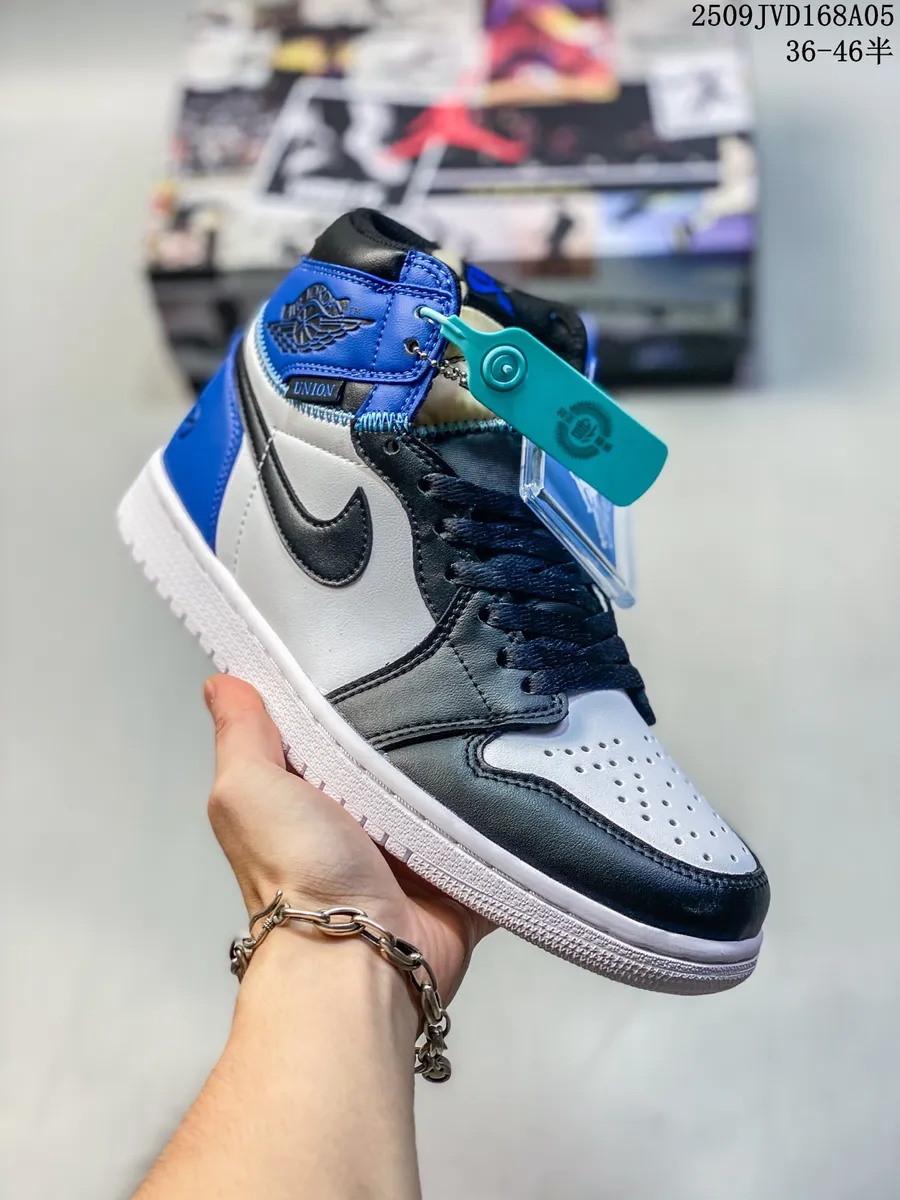 Кроссовки Nike Air Jordan 1 Retro High OG AJ1