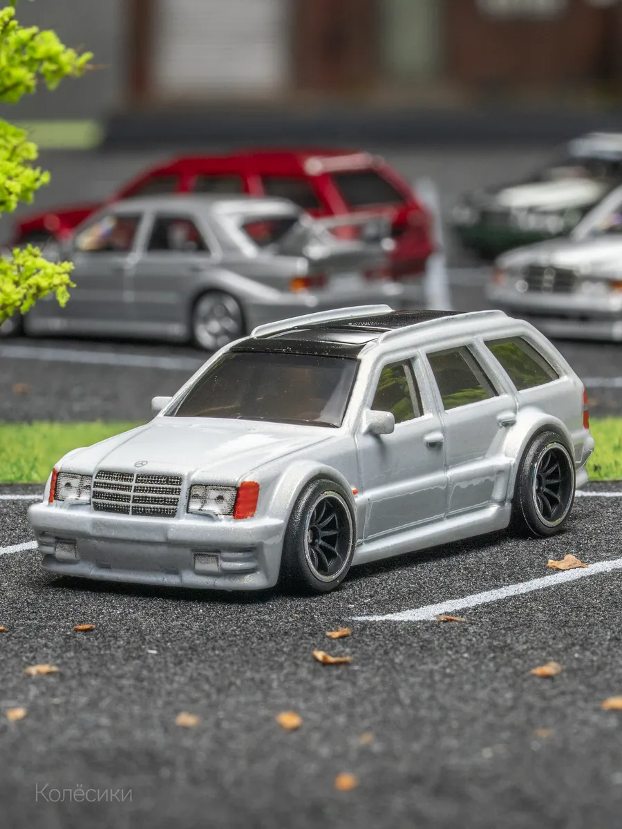 Hot Wheels / Машинка Premium Mercedes-Benz E 36 AMG