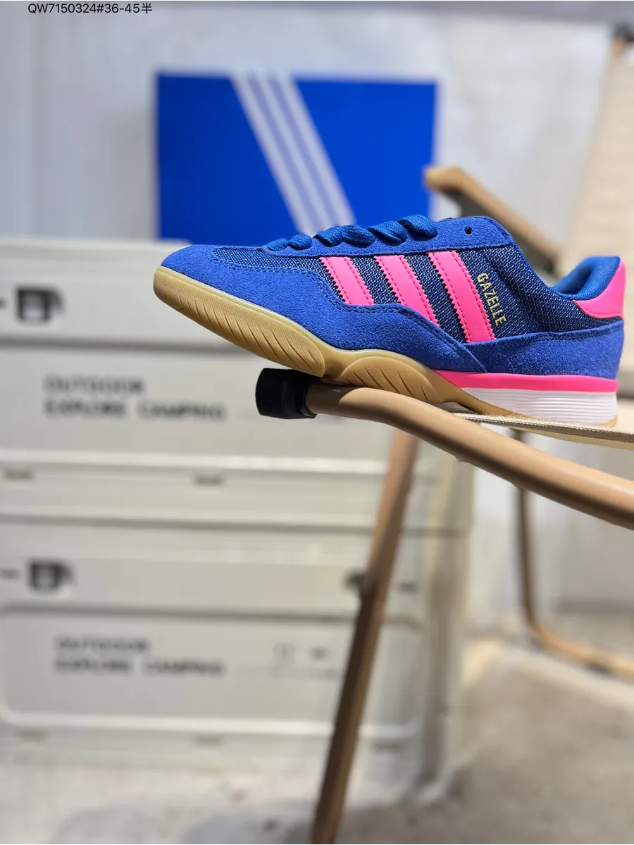 adidas / Originals BermudaКроссовки(,темно-голубой