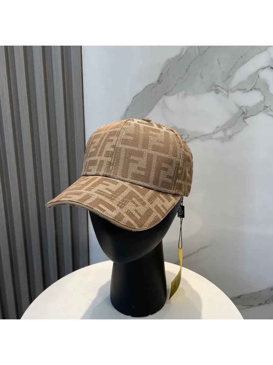 Fendi / Кепка женская 2025