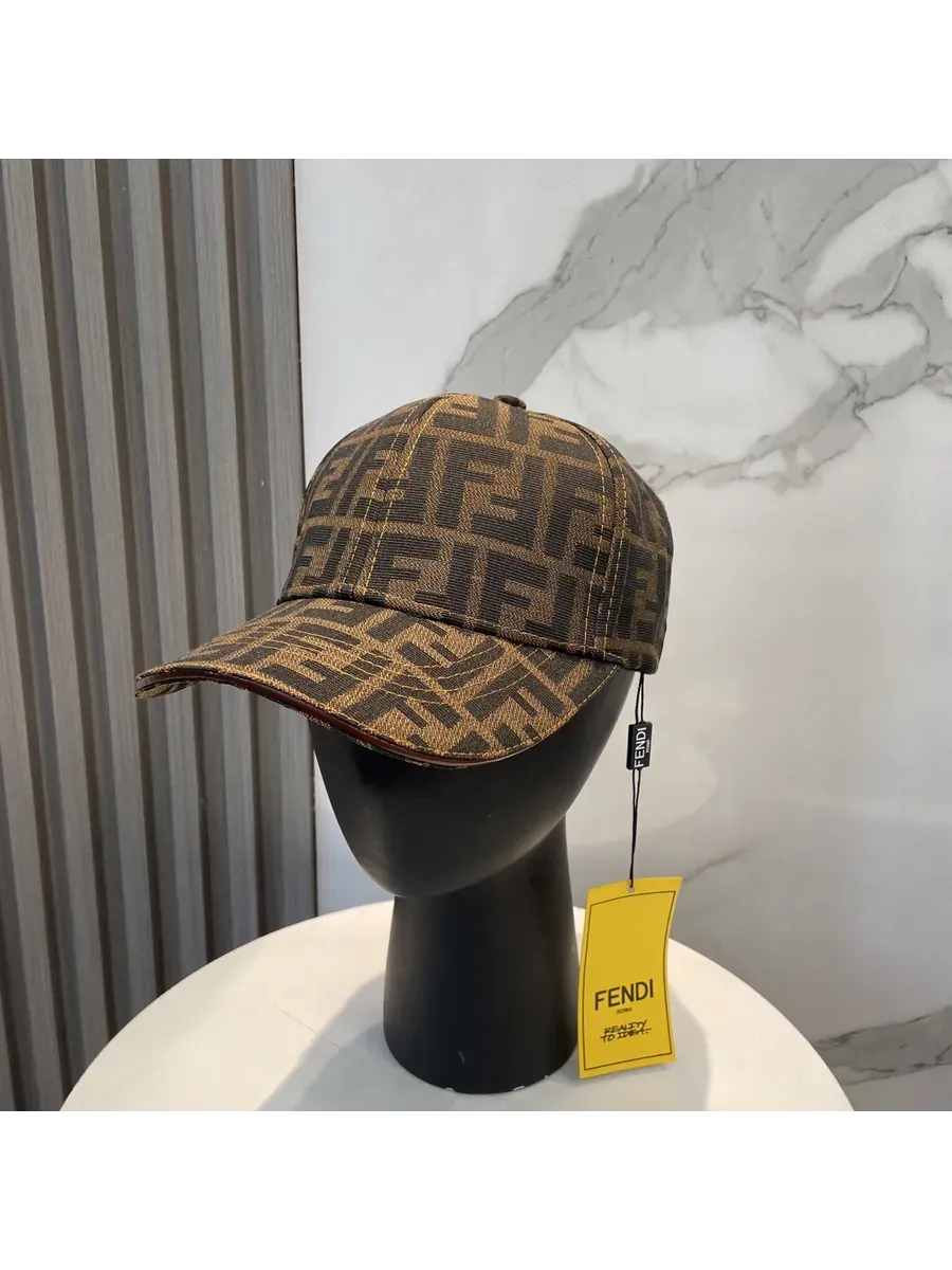 Fendi / Кепка женская 2025