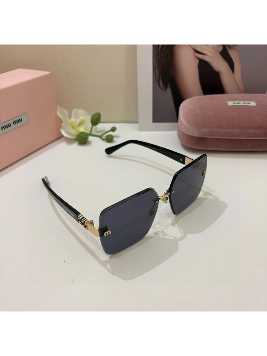 Квадратные солнцезащитные Очки miu miu