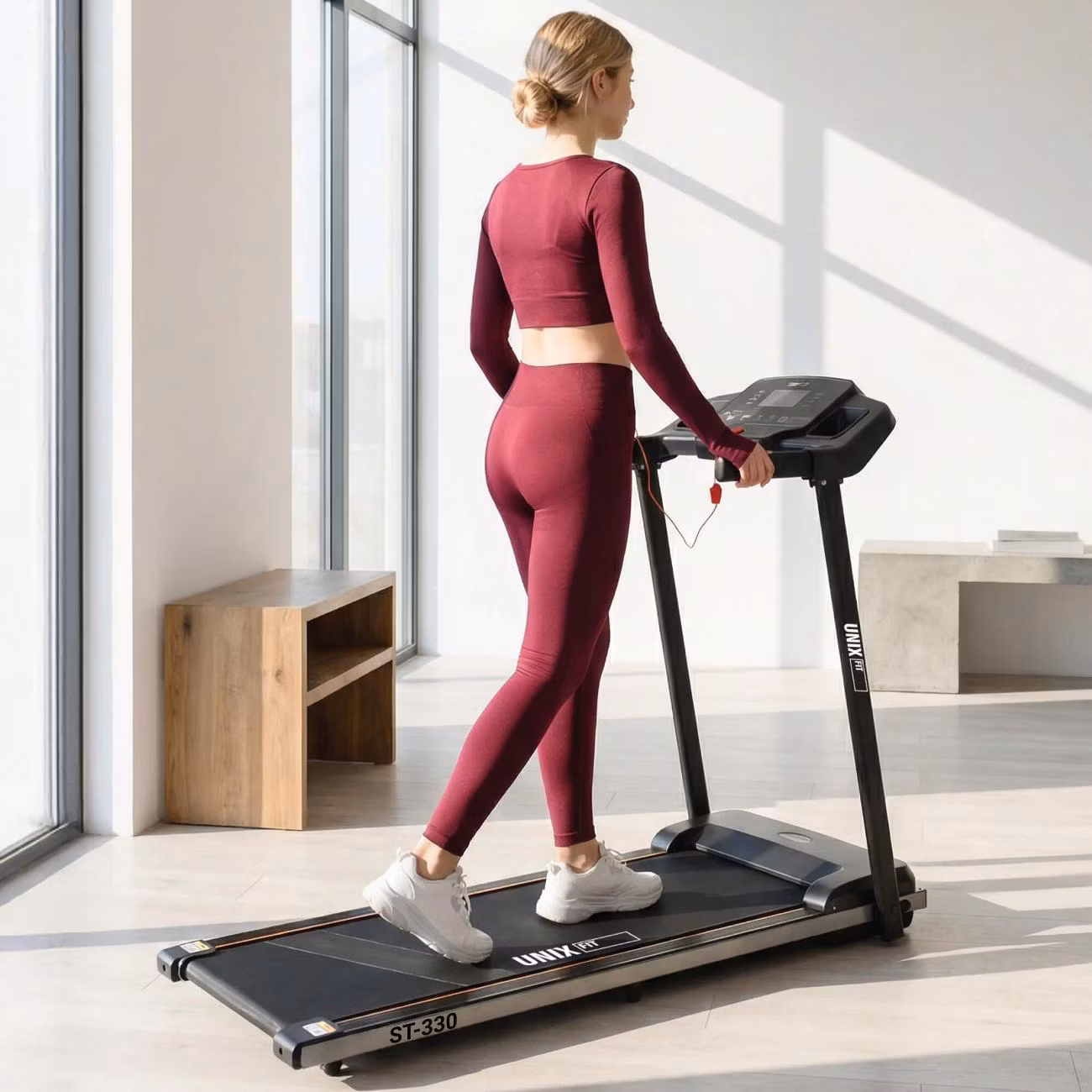 Беговая дорожка для дома UnixFit ST-330 складная, пиковая мощность 1.5 л.с, до 90 кг, беговое полотно 105x38 см, скорость 0.8 - 8.5 км/ч