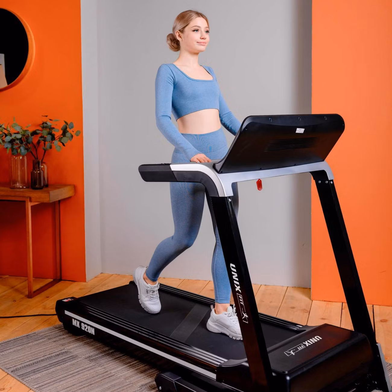 Беговая дорожка для дома UnixFit MX-920N складная, пиковая мощность 4 л.с, до 150 кг, полотно 140х49 см, скорость 1.0-20 км/ч, угол наклона 0-20%